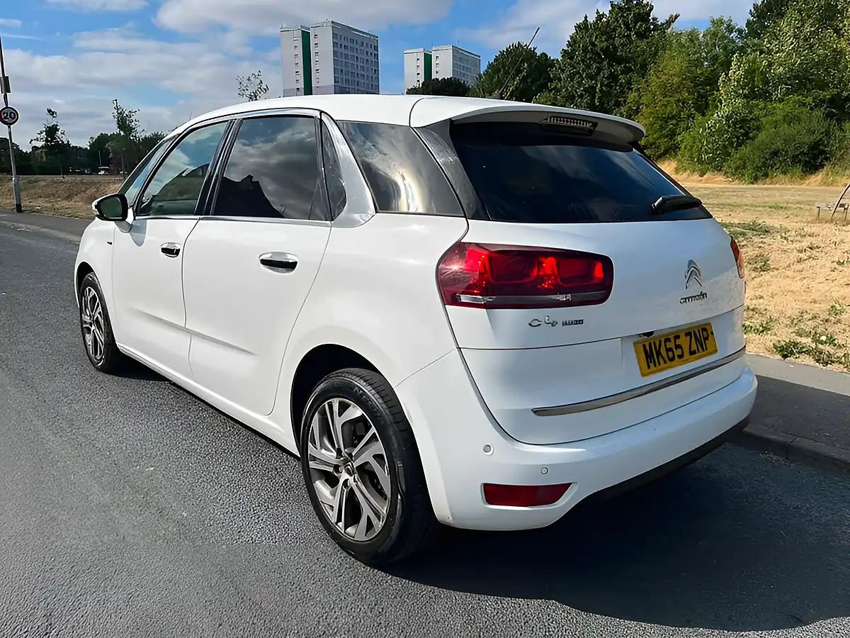 Used 2015 Citroen C4 Picasso Exclusive+ White - Interior and Exterior details 3