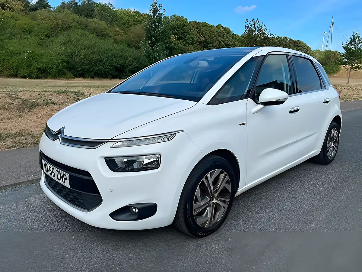 Used 2015 Citroen C4 Picasso Exclusive+ White - Interior and Exterior details 5