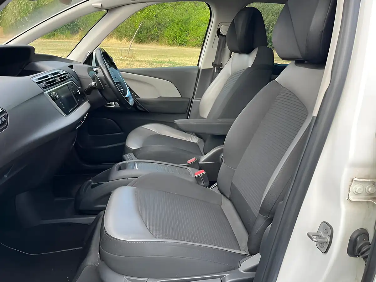 Used 2015 Citroen C4 Picasso Exclusive+ White - Interior and Exterior details 6