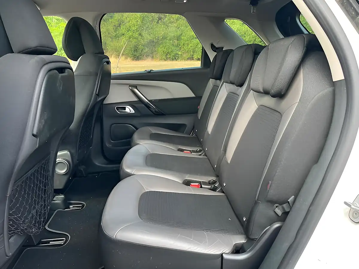 Used 2015 Citroen C4 Picasso Exclusive+ White - Interior and Exterior details 7