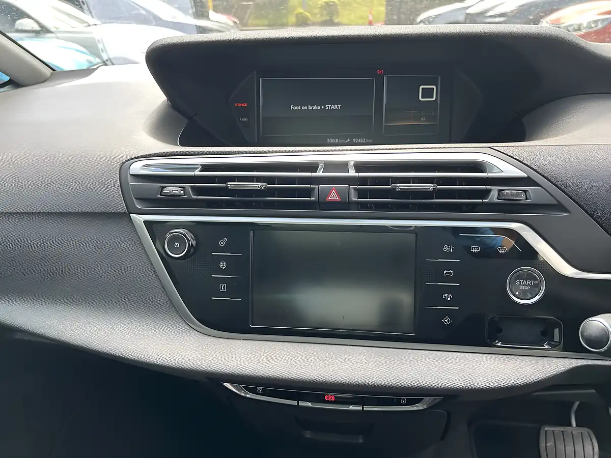Used 2015 Citroen C4 Picasso Red - Interior and Exterior details 12