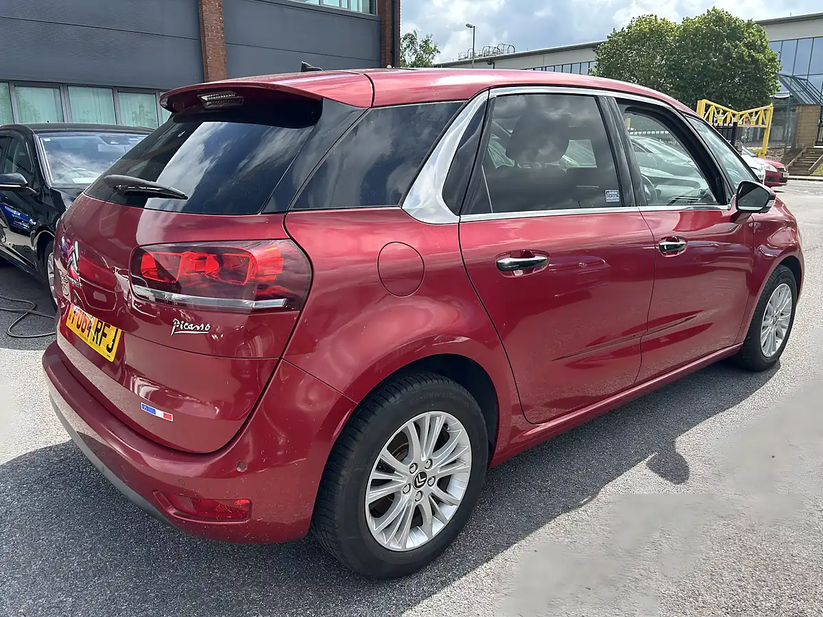 Used 2015 Citroen C4 Picasso Red - Interior and Exterior details 6