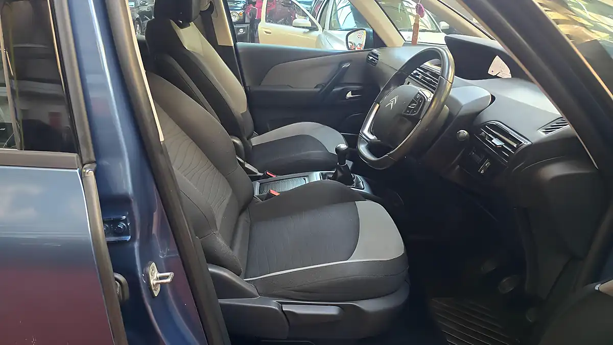 Used 2015 Citroen C4 Picasso Vtr+ Blue - Interior and Exterior details 11