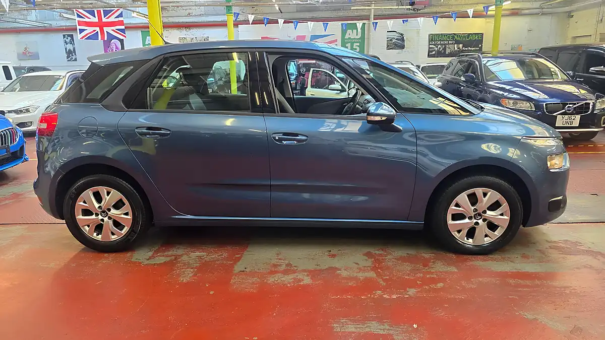 Used 2015 Citroen C4 Picasso Vtr+ Blue - Interior and Exterior details 12