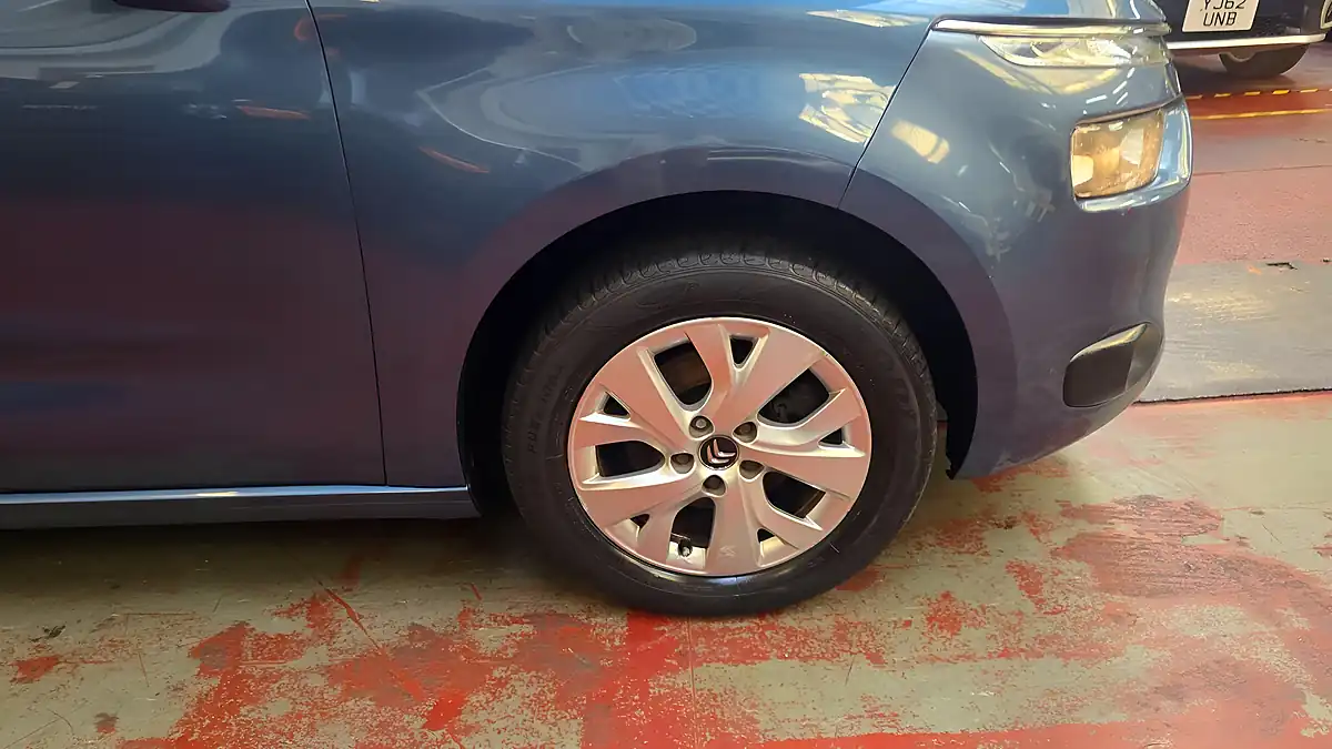 Used 2015 Citroen C4 Picasso Vtr+ Blue - Interior and Exterior details 18
