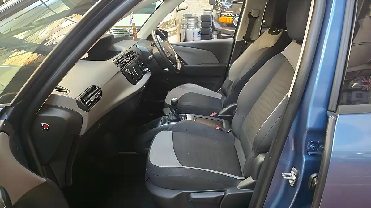 Used 2015 Citroen C4 Picasso Vtr+ Blue - Interior and Exterior details 4
