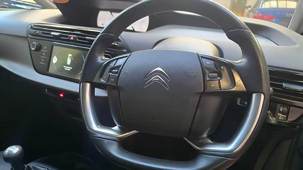 Used 2015 Citroen C4 Picasso Vtr+ Blue - Interior and Exterior details 8