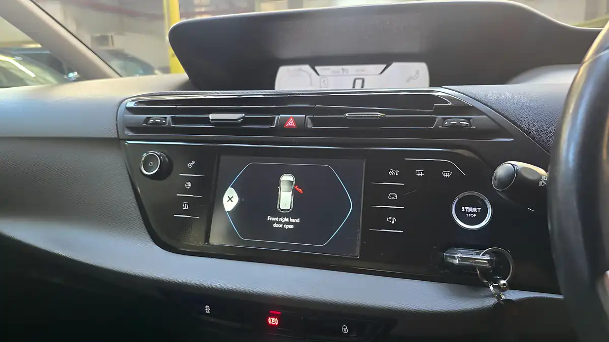 Used 2015 Citroen C4 Picasso Vtr+ Blue - Interior and Exterior details 9