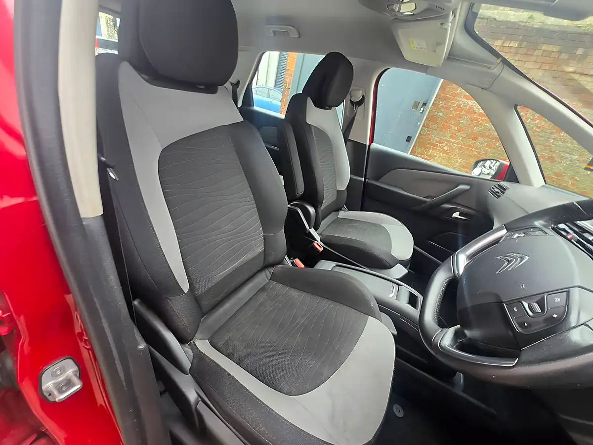 Used 2015 Citroen C4 Picasso Vtr+ Red - Interior and Exterior details 11
