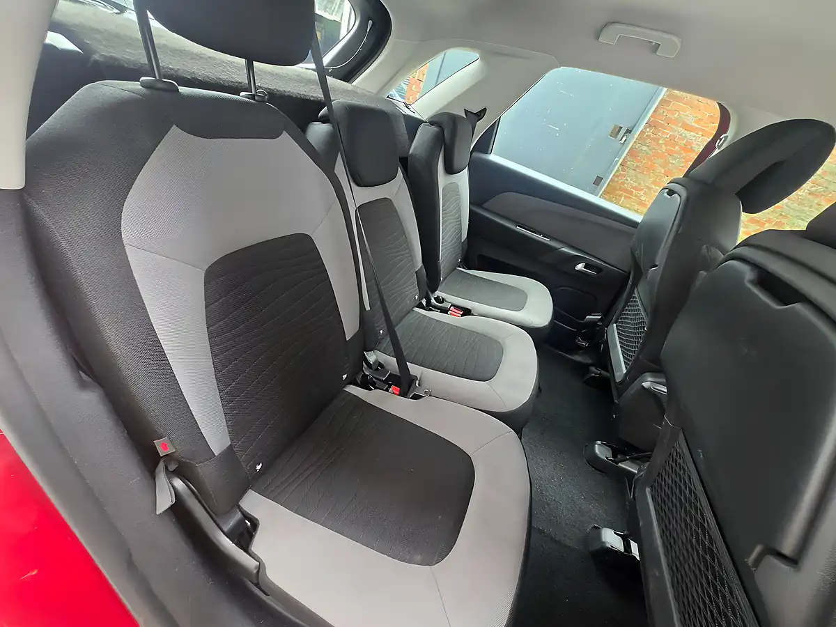 Used 2015 Citroen C4 Picasso Vtr+ Red - Interior and Exterior details 13