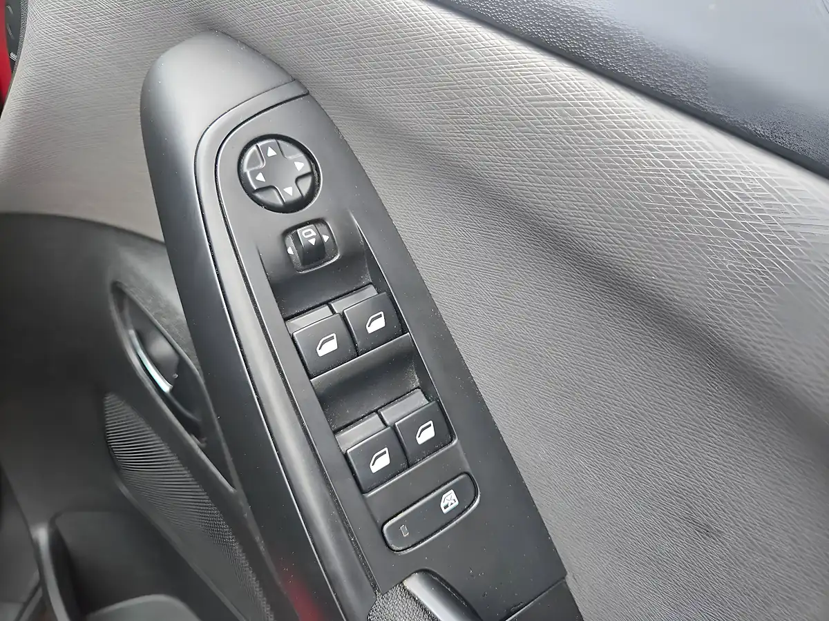 Used 2015 Citroen C4 Picasso Vtr+ Red - Interior and Exterior details 14