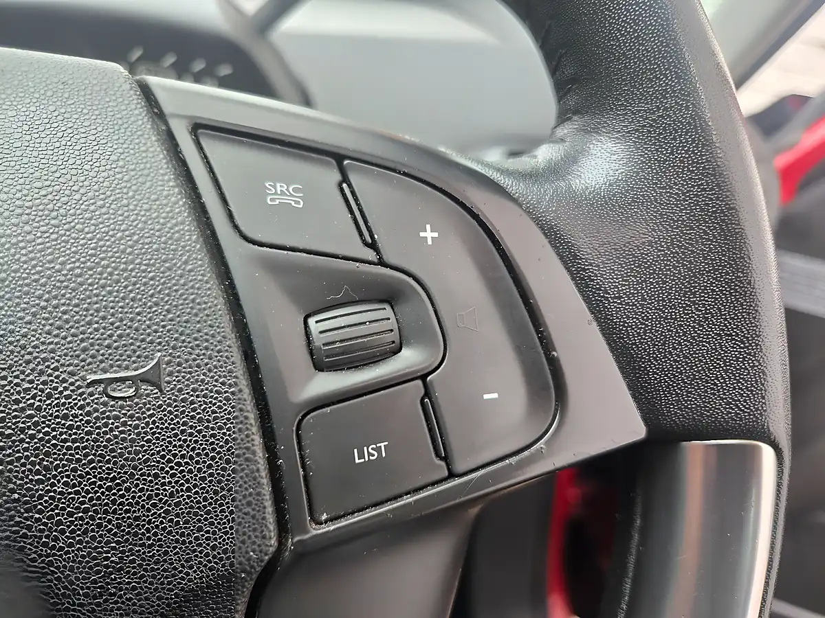 Used 2015 Citroen C4 Picasso Vtr+ Red - Interior and Exterior details 16