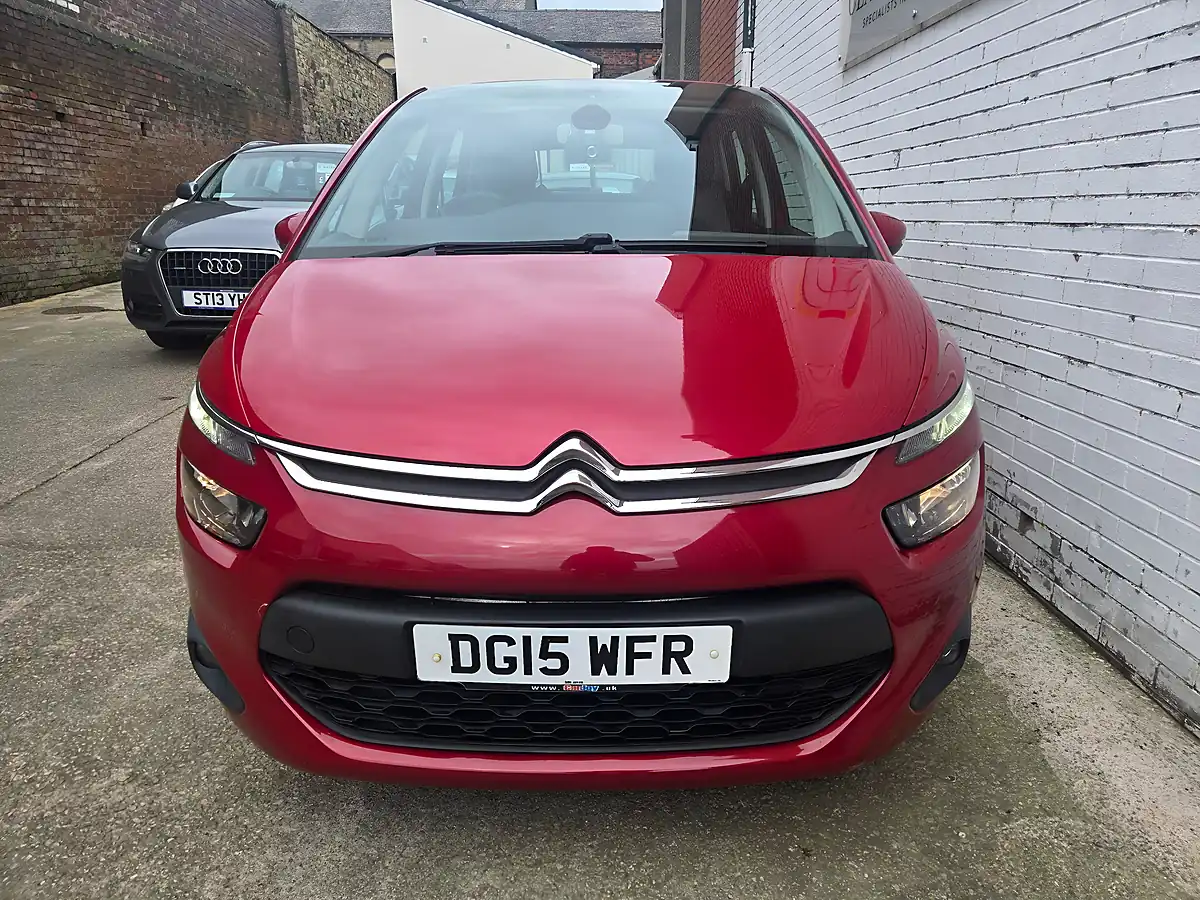 Used 2015 Citroen C4 Picasso Vtr+ Red - Interior and Exterior details 2