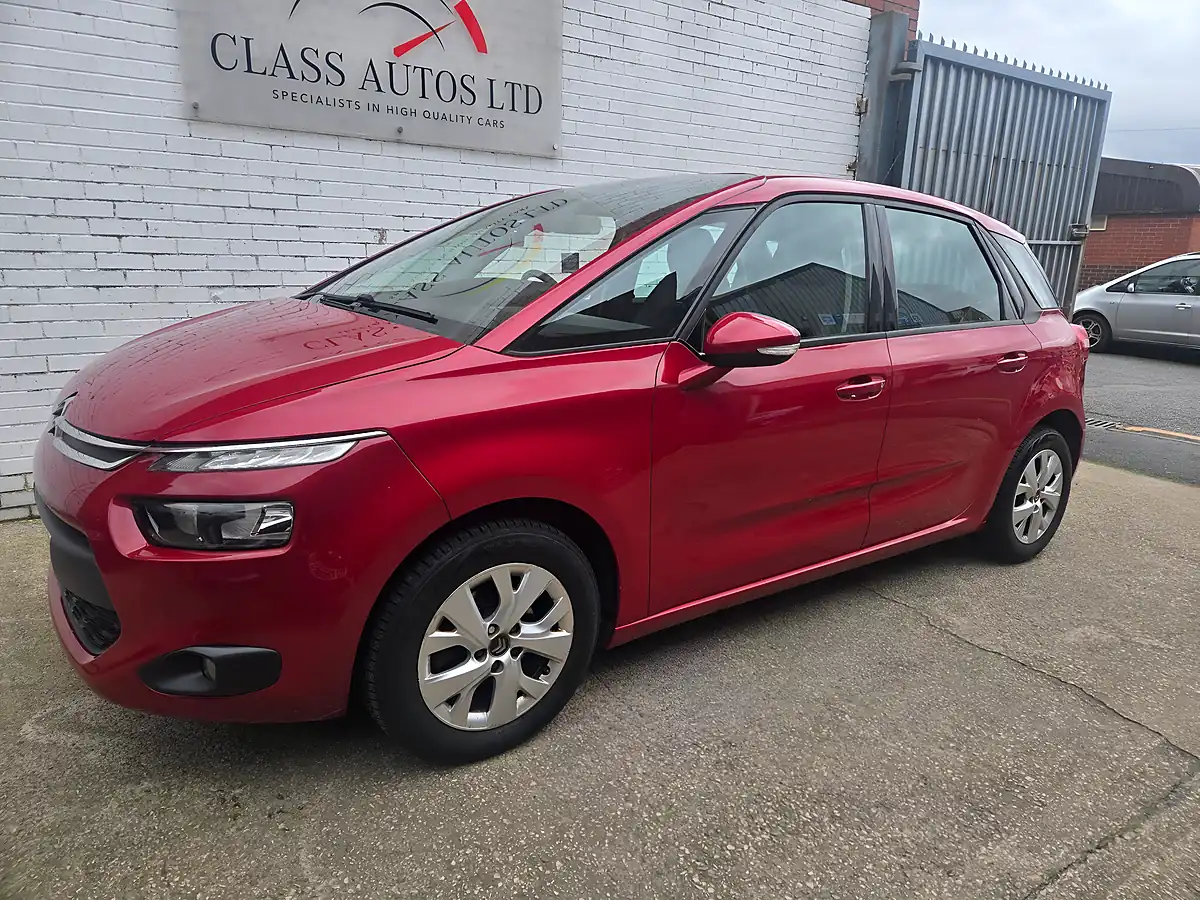 Used 2015 Citroen C4 Picasso Vtr+ Red - Interior and Exterior details 3