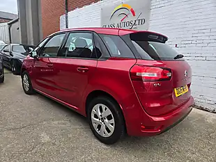 Used 2015 Citroen C4 Picasso Vtr+ Red - Interior and Exterior details 4