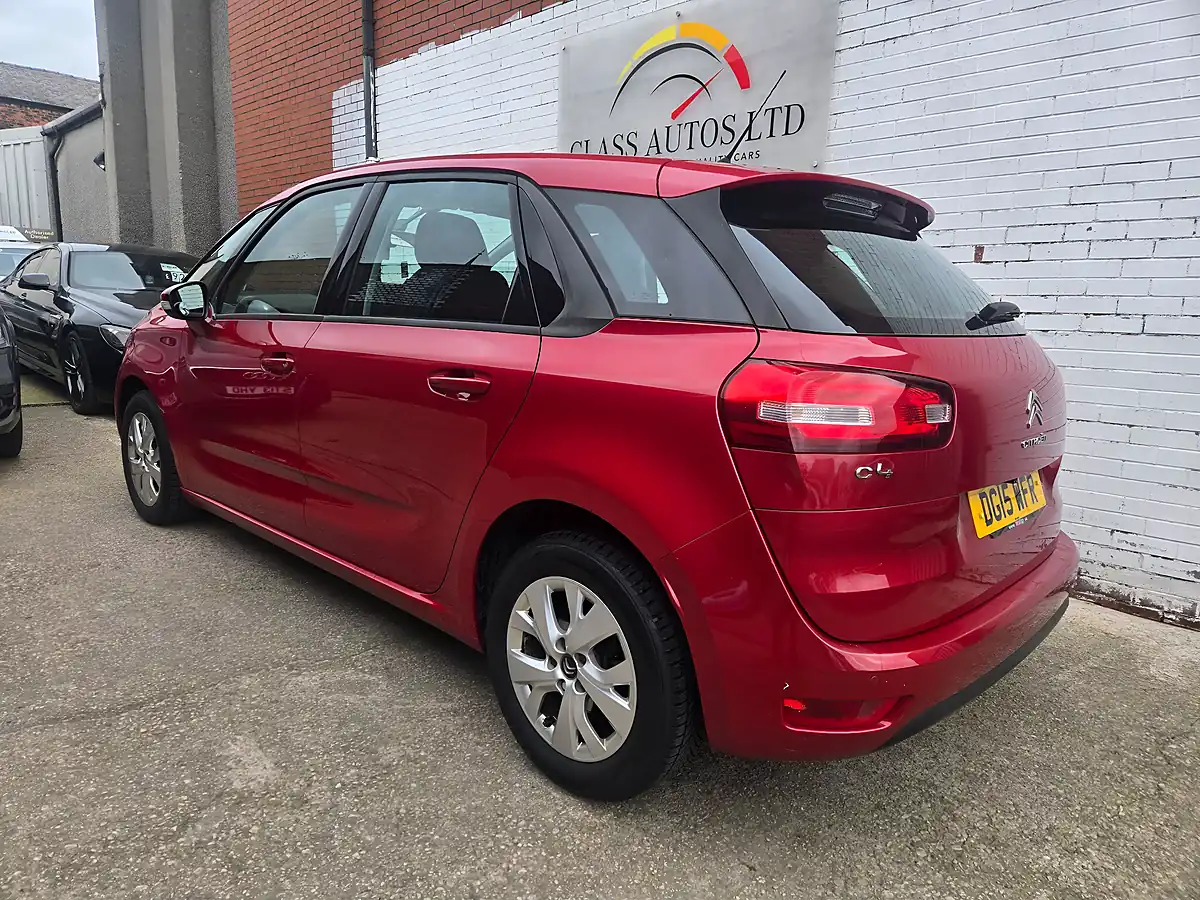 Used 2015 Citroen C4 Picasso Vtr+ Red - Interior and Exterior details 4