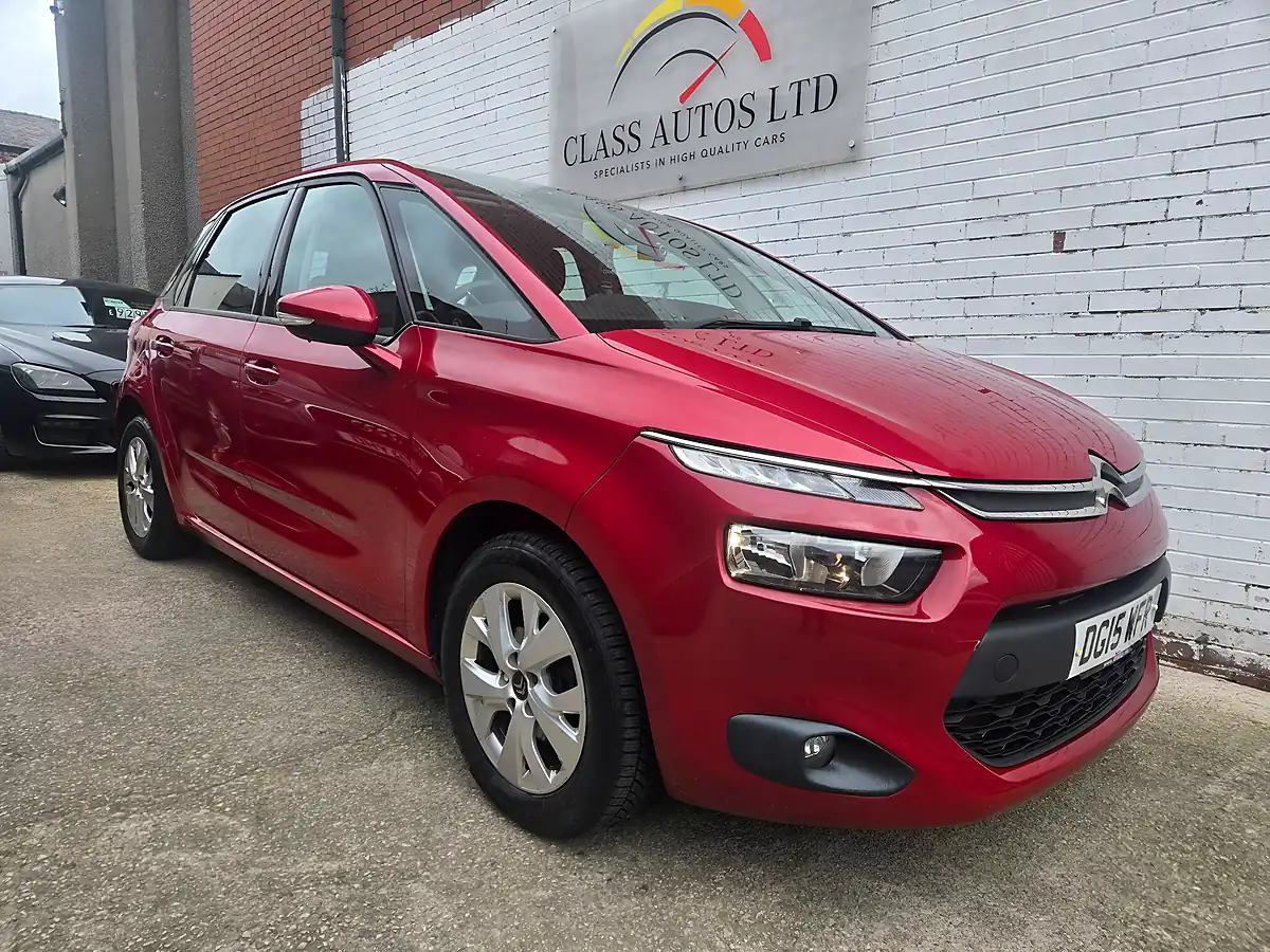 Used 2015 Citroen C4 Picasso Vtr+ Red - Interior and Exterior details 5