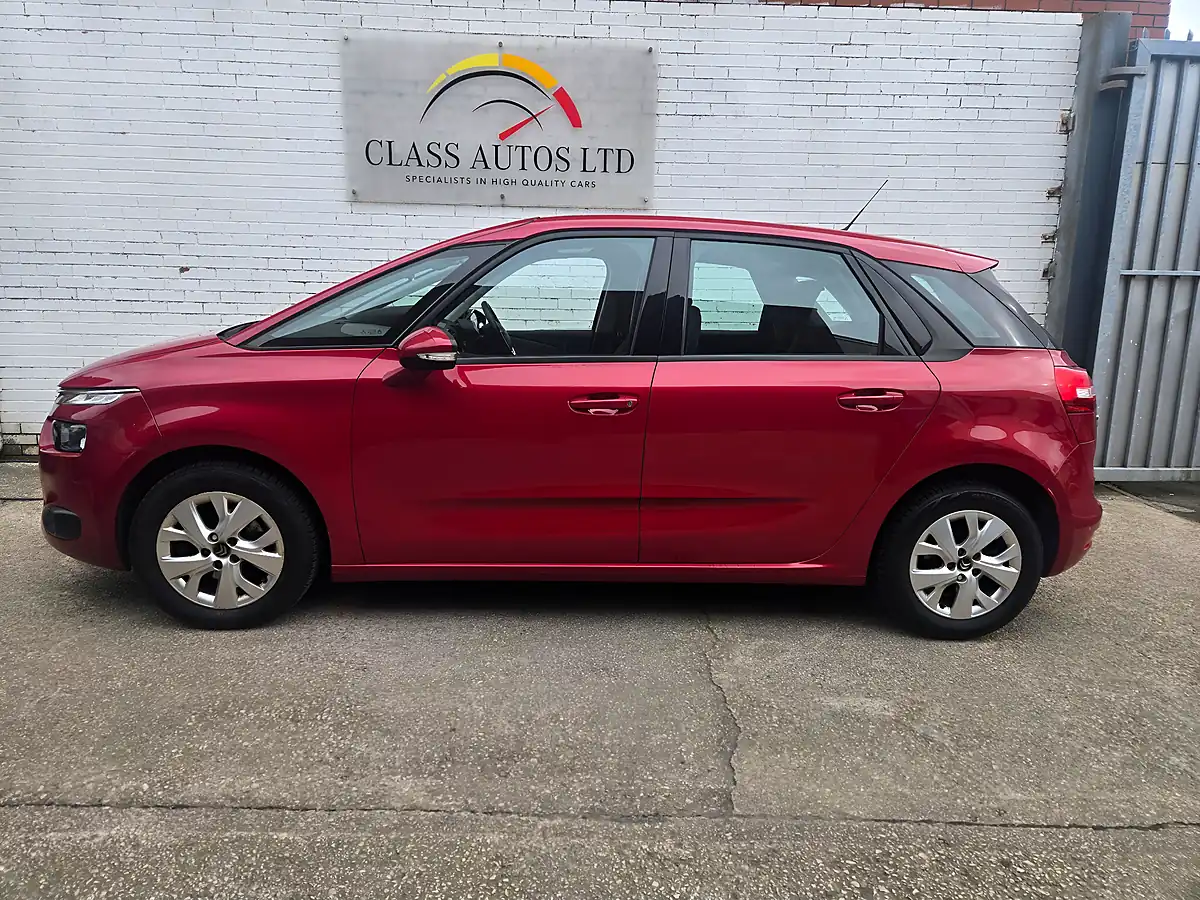 Used 2015 Citroen C4 Picasso Vtr+ Red - Interior and Exterior details 6