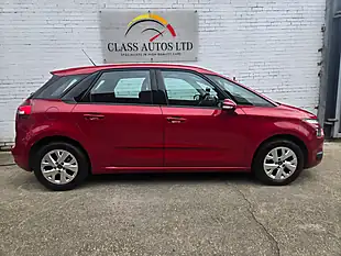 Used 2015 Citroen C4 Picasso Vtr+ Red - Interior and Exterior details 8