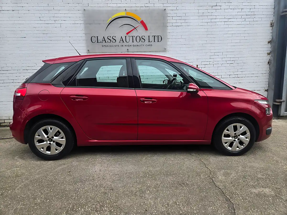 Used 2015 Citroen C4 Picasso Vtr+ Red - Interior and Exterior details 8