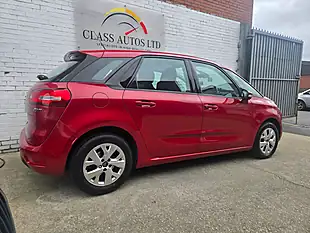 Used 2015 Citroen C4 Picasso Vtr+ Red - Interior and Exterior details 9