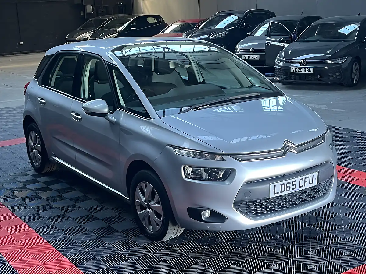 Used 2015 Citroen C4 Picasso Vtr+ Silver - Front View
