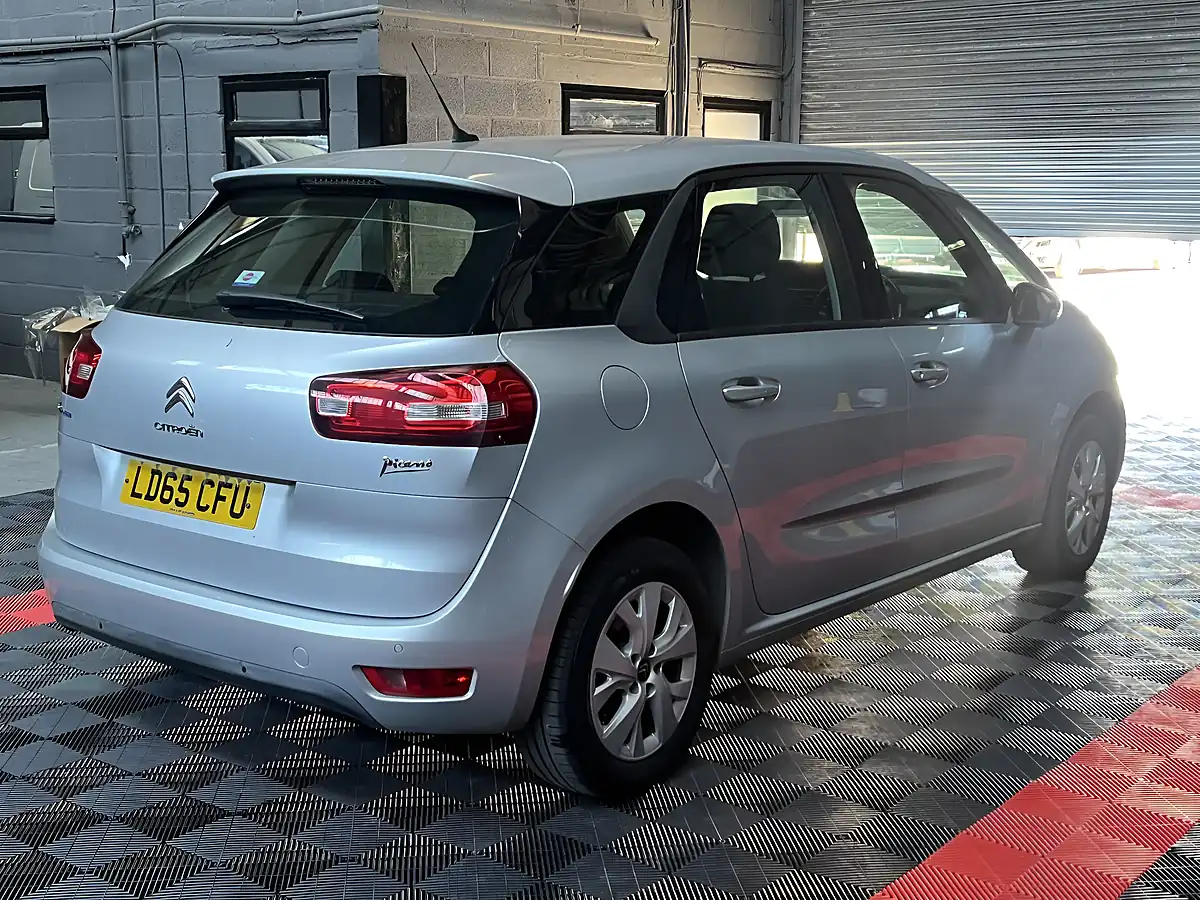 Used 2015 Citroen C4 Picasso Vtr+ Silver - Interior and Exterior details 10
