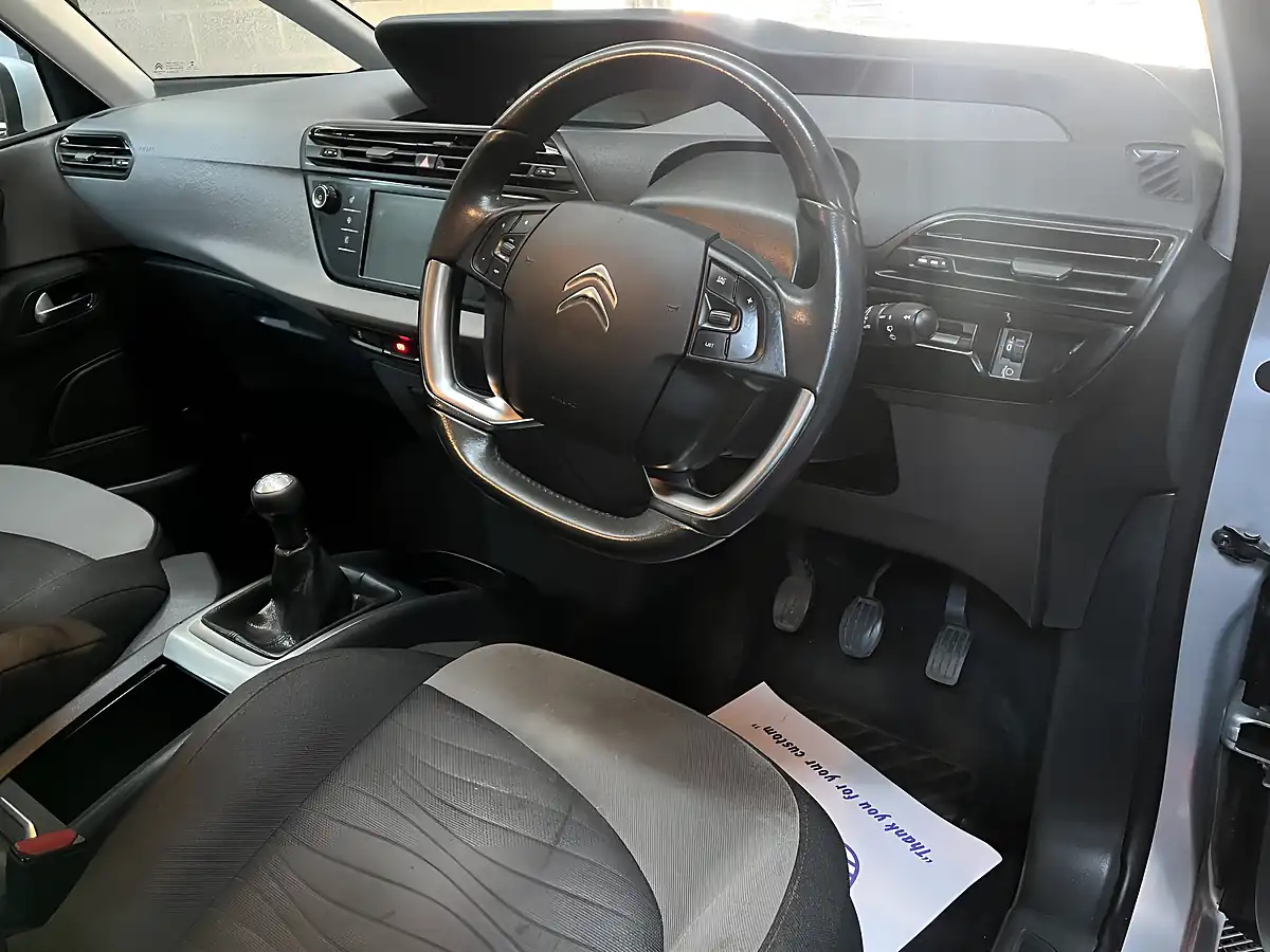 Used 2015 Citroen C4 Picasso Vtr+ Silver - Interior and Exterior details 12