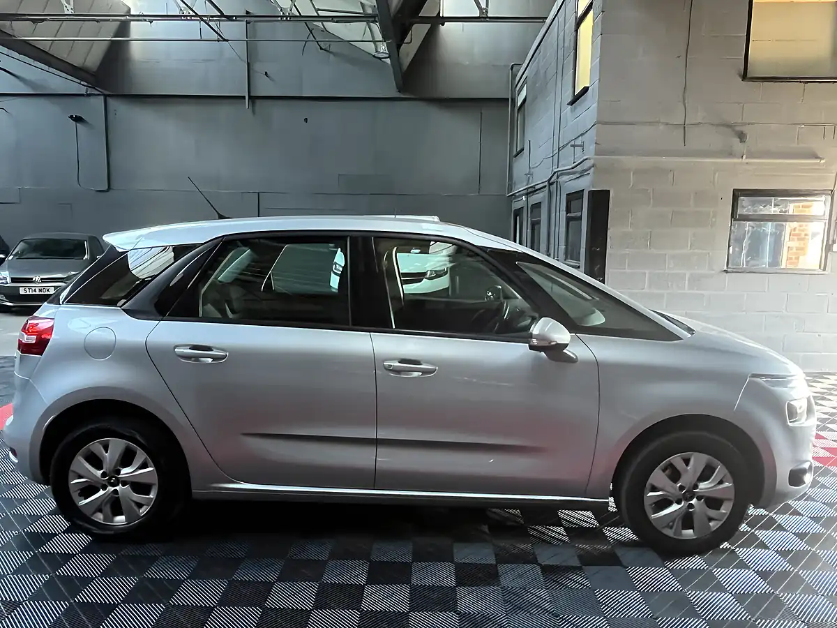 Used 2015 Citroen C4 Picasso Vtr+ Silver - Interior and Exterior details 5