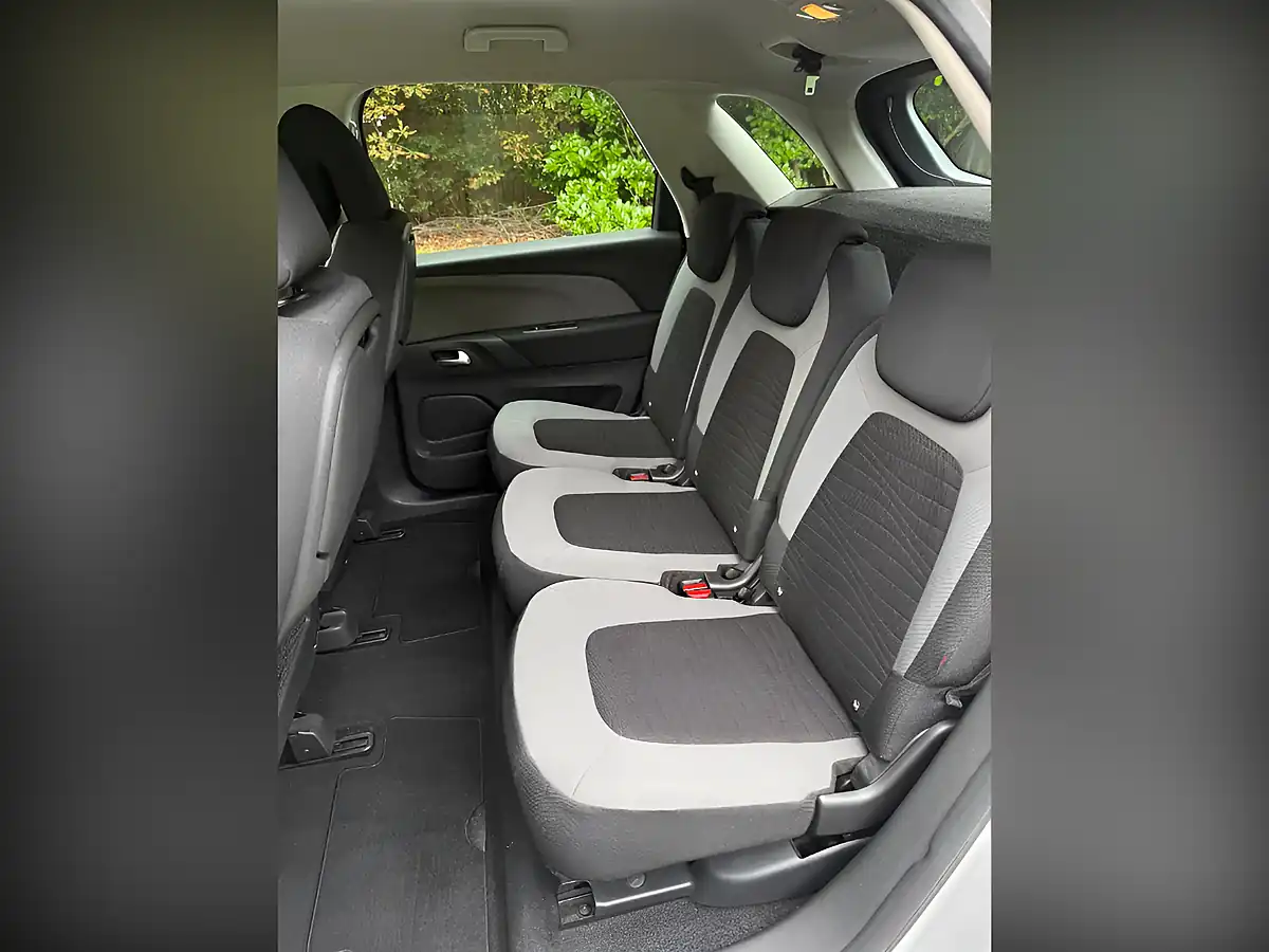 Used 2015 Citroen C4 Picasso Vtr+ Silver - Interior and Exterior details 16
