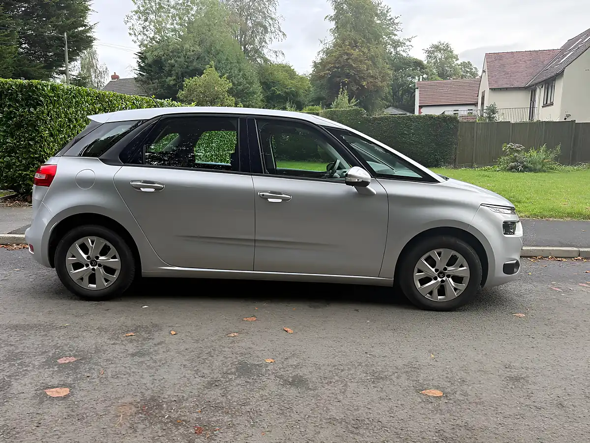 Used 2015 Citroen C4 Picasso Vtr+ Silver - Interior and Exterior details 2
