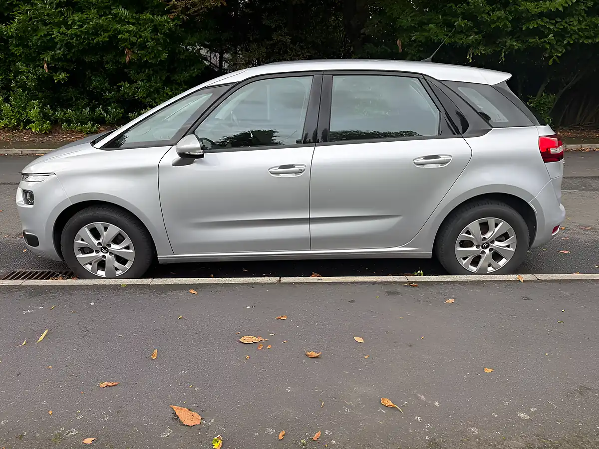 Used 2015 Citroen C4 Picasso Vtr+ Silver - Interior and Exterior details 6