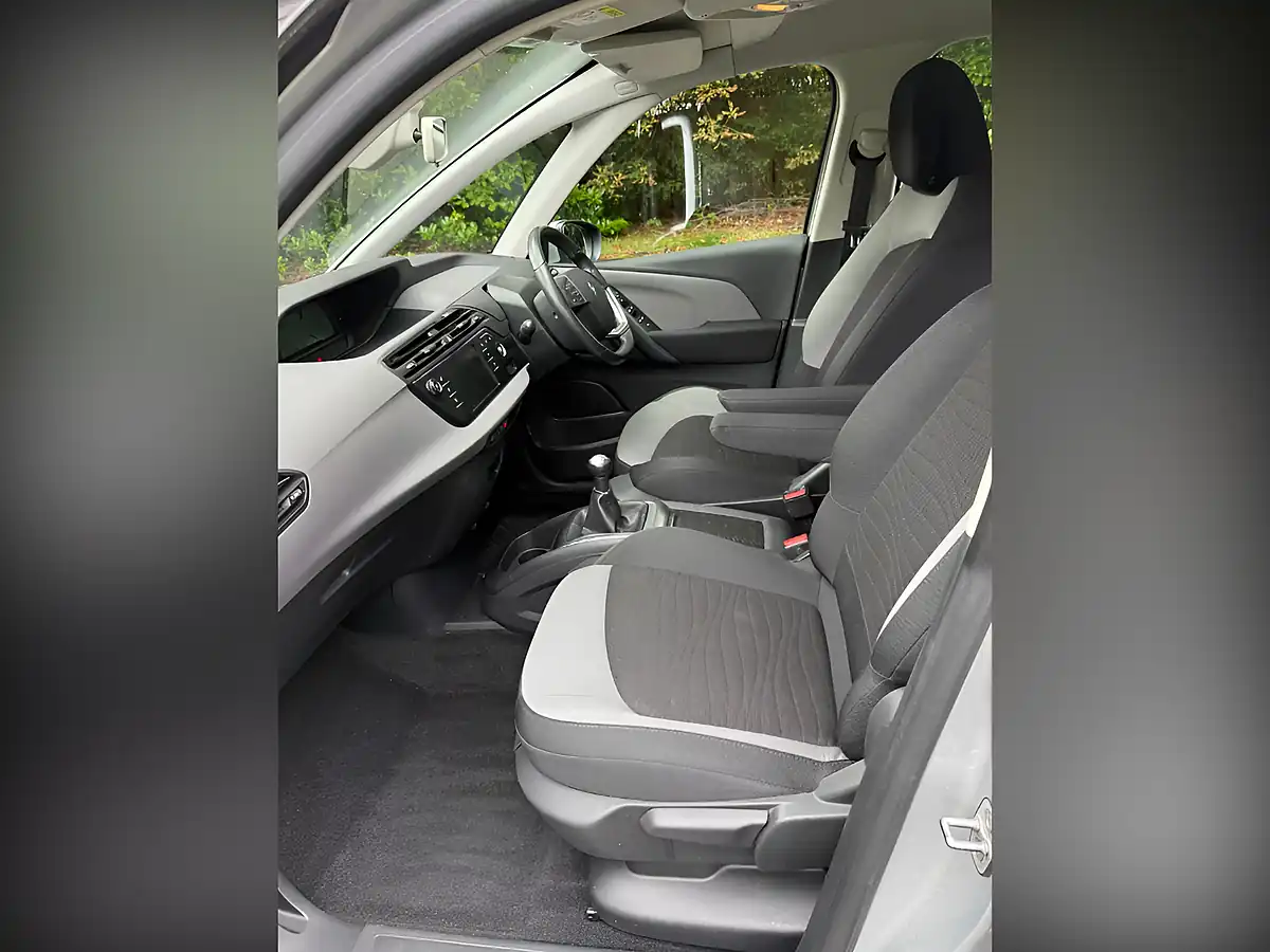 Used 2015 Citroen C4 Picasso Vtr+ Silver - Interior and Exterior details 9