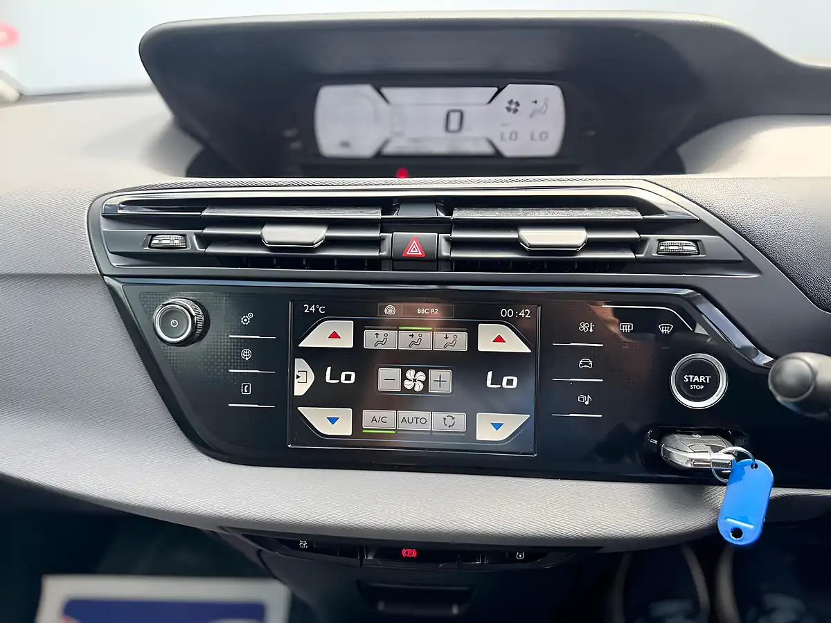 Used 2015 Citroen C4 Picasso Vtr+ Silver - Interior and Exterior details 5