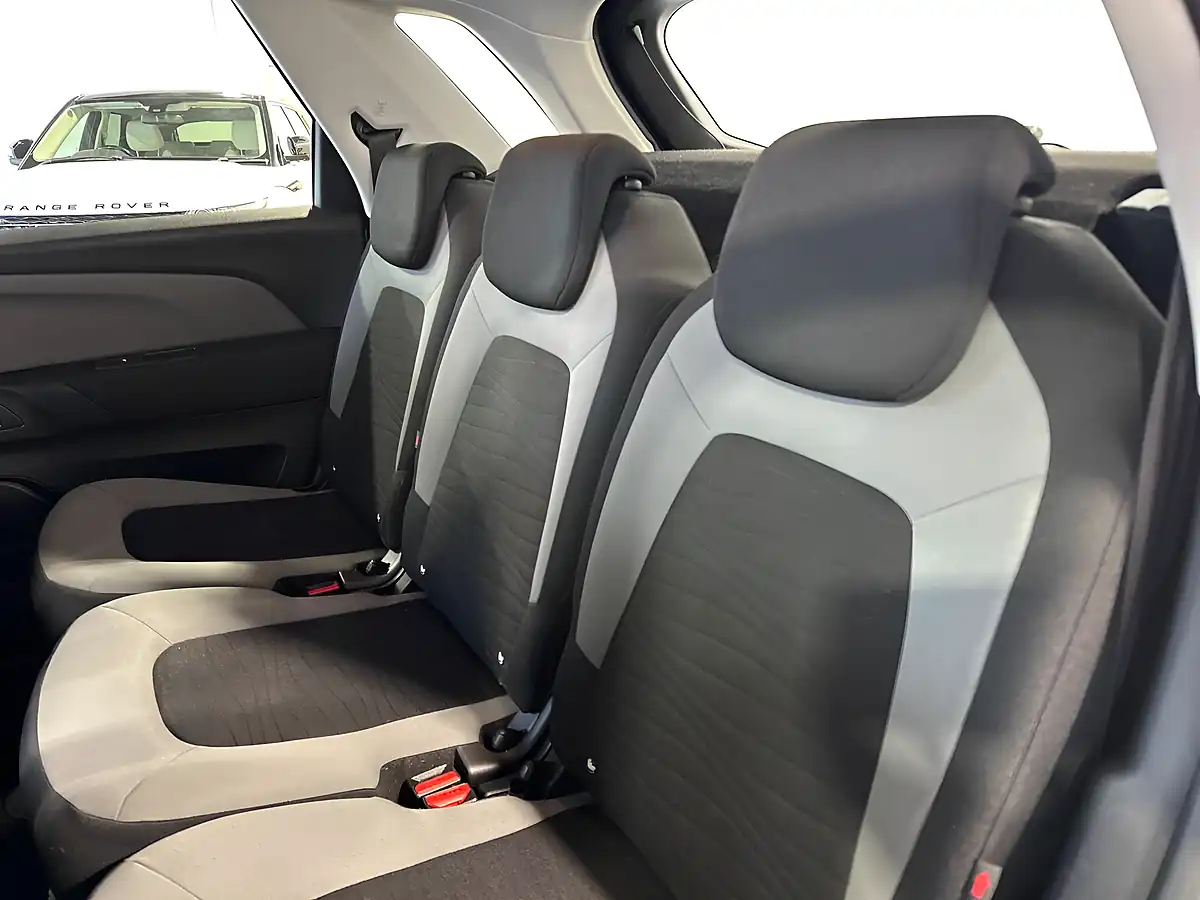 Used 2015 Citroen C4 Picasso Vtr+ White - Interior and Exterior details 10