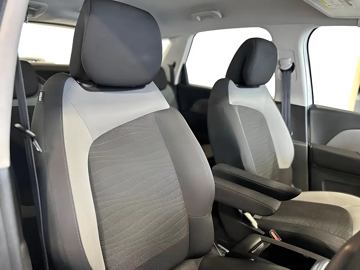 Used 2015 Citroen C4 Picasso Vtr+ White - Interior and Exterior details 11