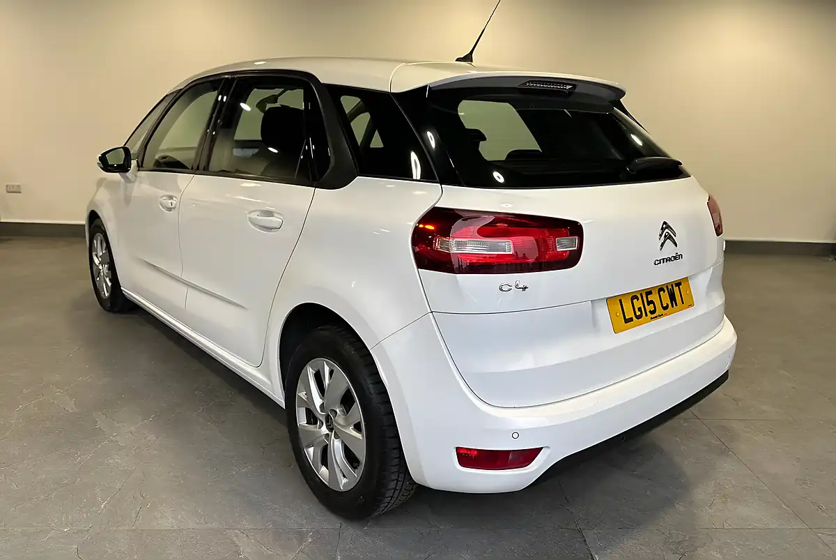 Used 2015 Citroen C4 Picasso Vtr+ White - Interior and Exterior details 5