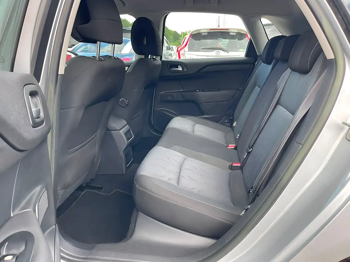 Used 2015 Citroen C4 Vtr+ Silver - Interior and Exterior details 10