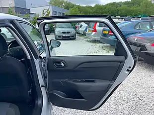 Used 2015 Citroen C4 Vtr+ Silver - Interior and Exterior details 15