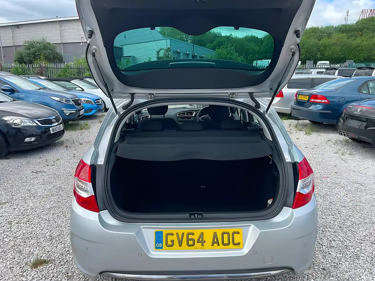 Used 2015 Citroen C4 Vtr+ Silver - Interior and Exterior details 16