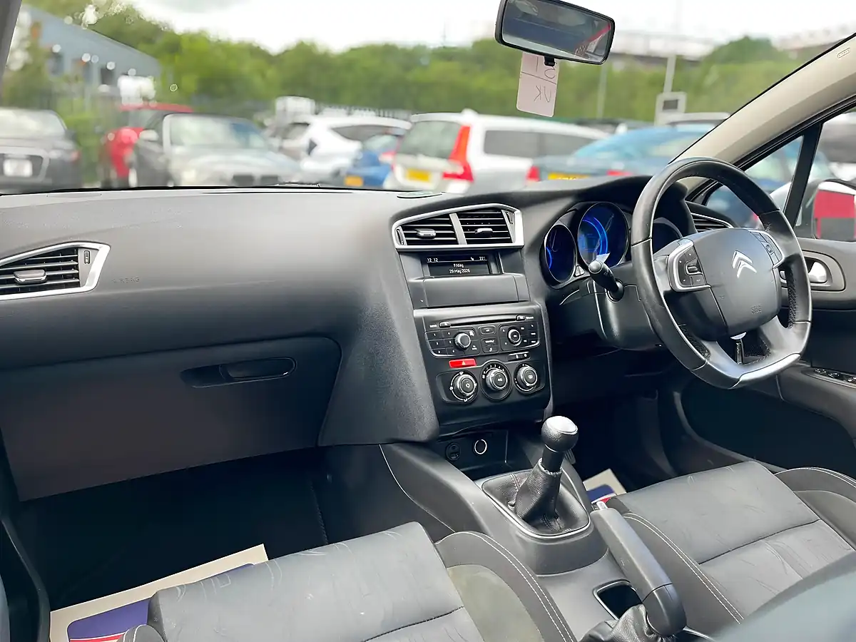 Used 2015 Citroen C4 Vtr+ Silver - Interior and Exterior details 20