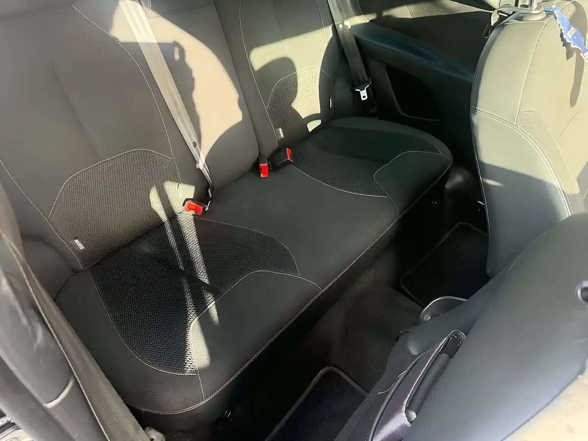 Used 2015 Citroen DS3 D Style Blue - Interior and Exterior details 18