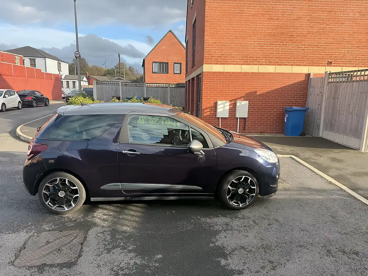 Used 2015 Citroen DS3 D Style Blue - Interior and Exterior details 7
