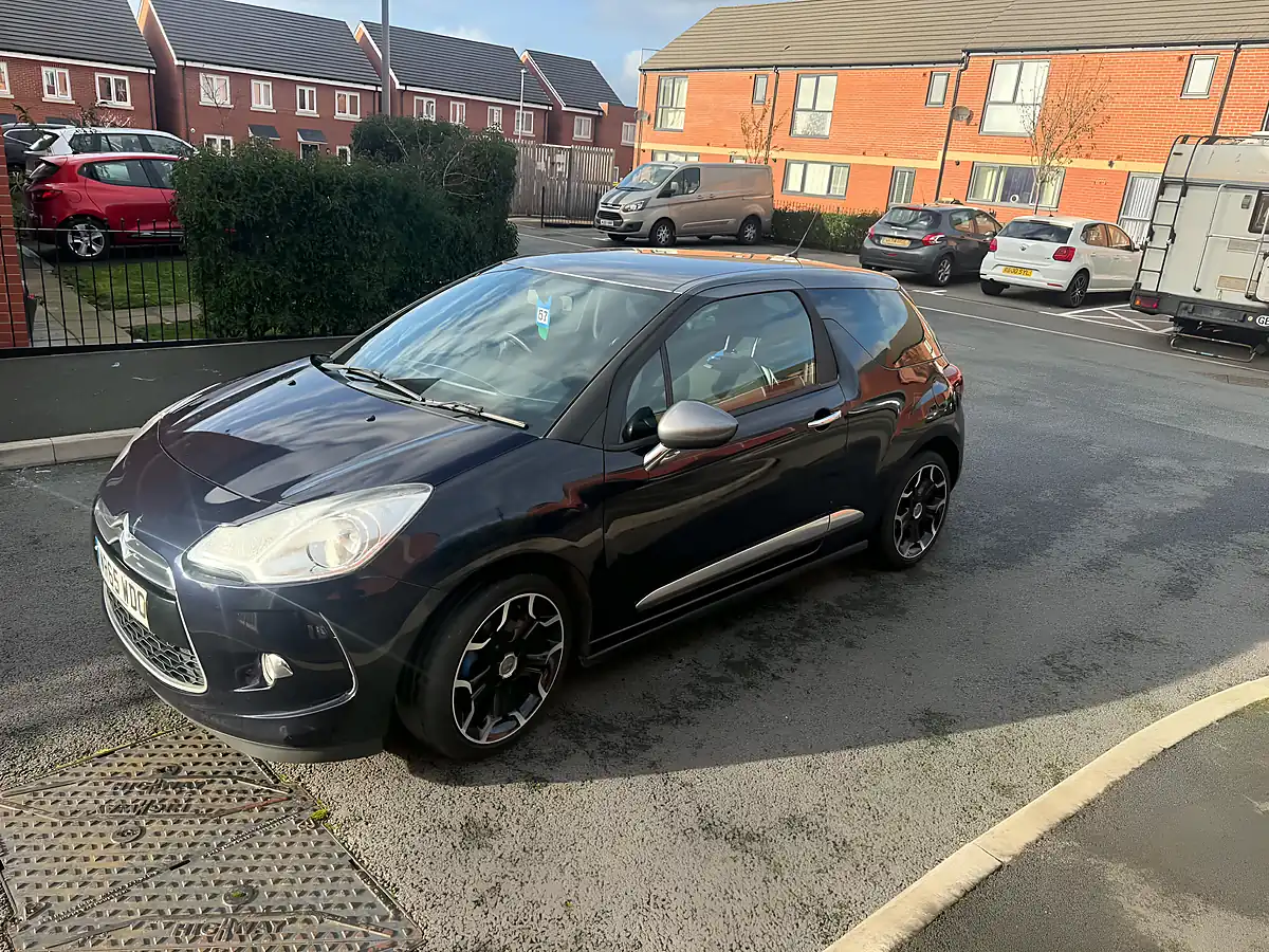 Used 2015 Citroen DS3 D Style Blue - Interior and Exterior details 8