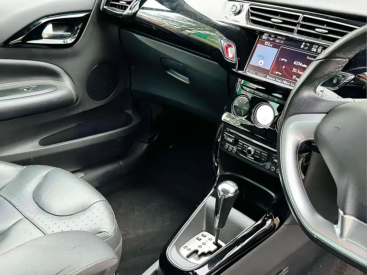 Used 2015 Citroen DS3 Dstyle Black - Interior and Exterior details 14