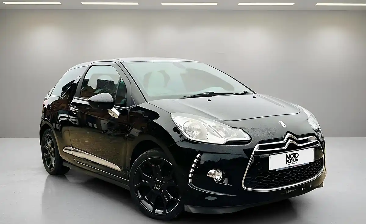 Used 2015 Citroen DS3 Dstyle Black - Interior and Exterior details 4