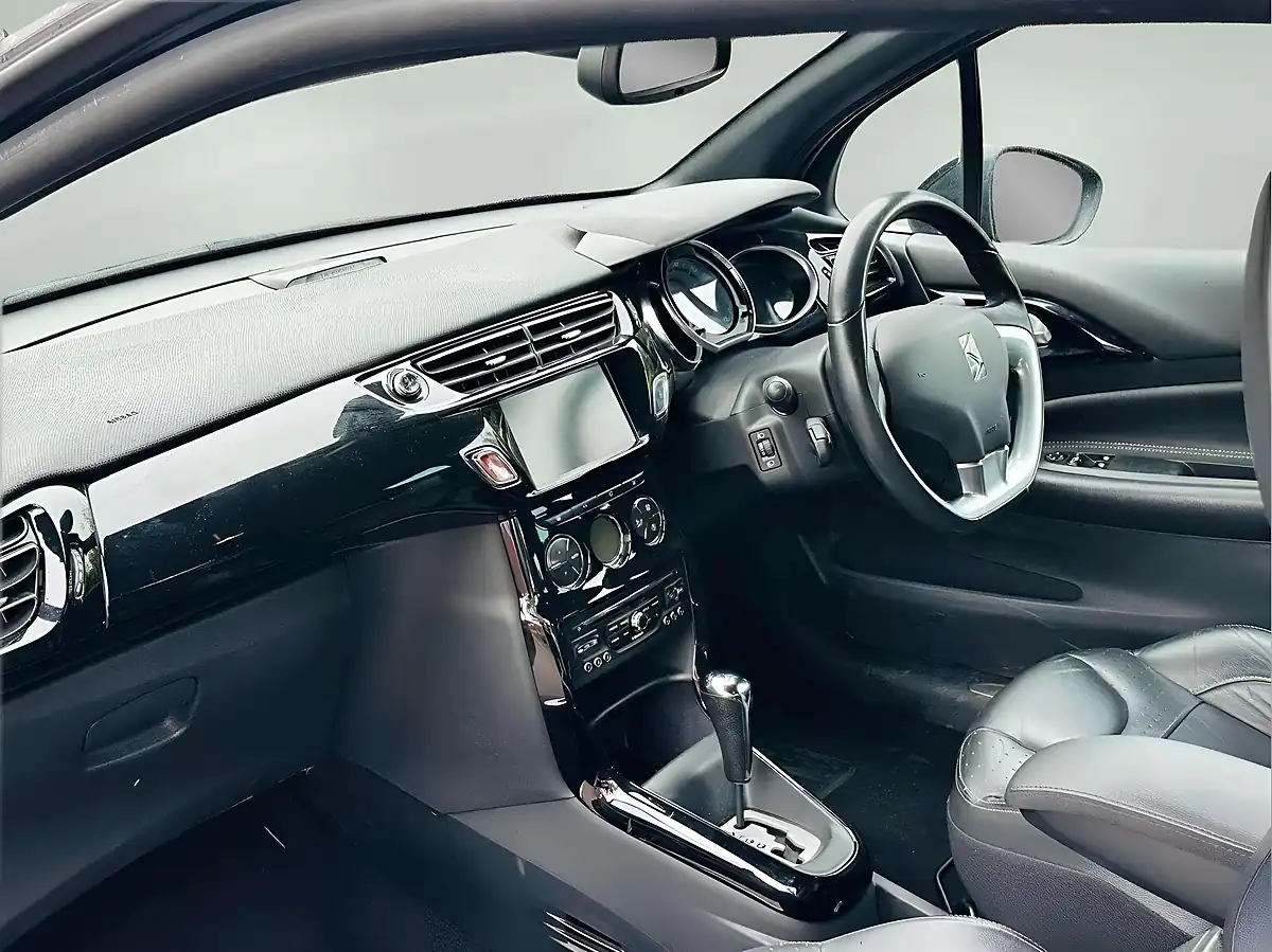 Used 2015 Citroen DS3 Dstyle Black - Interior and Exterior details 5