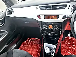 Used 2015 Citroen DS3 Dstyle Ice Dsign Red - Interior and Exterior details 11