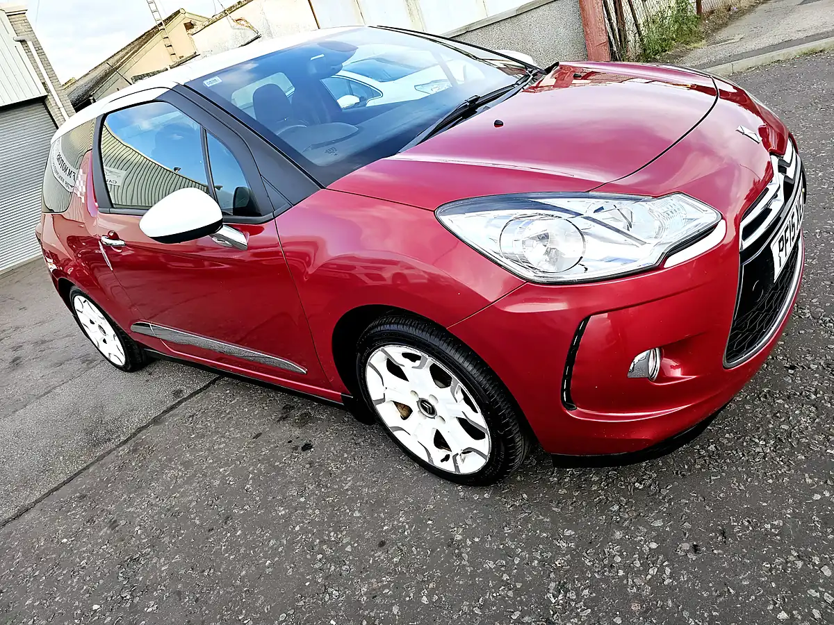 Used 2015 Citroen DS3 Dstyle Ice Dsign Red - Interior and Exterior details 3