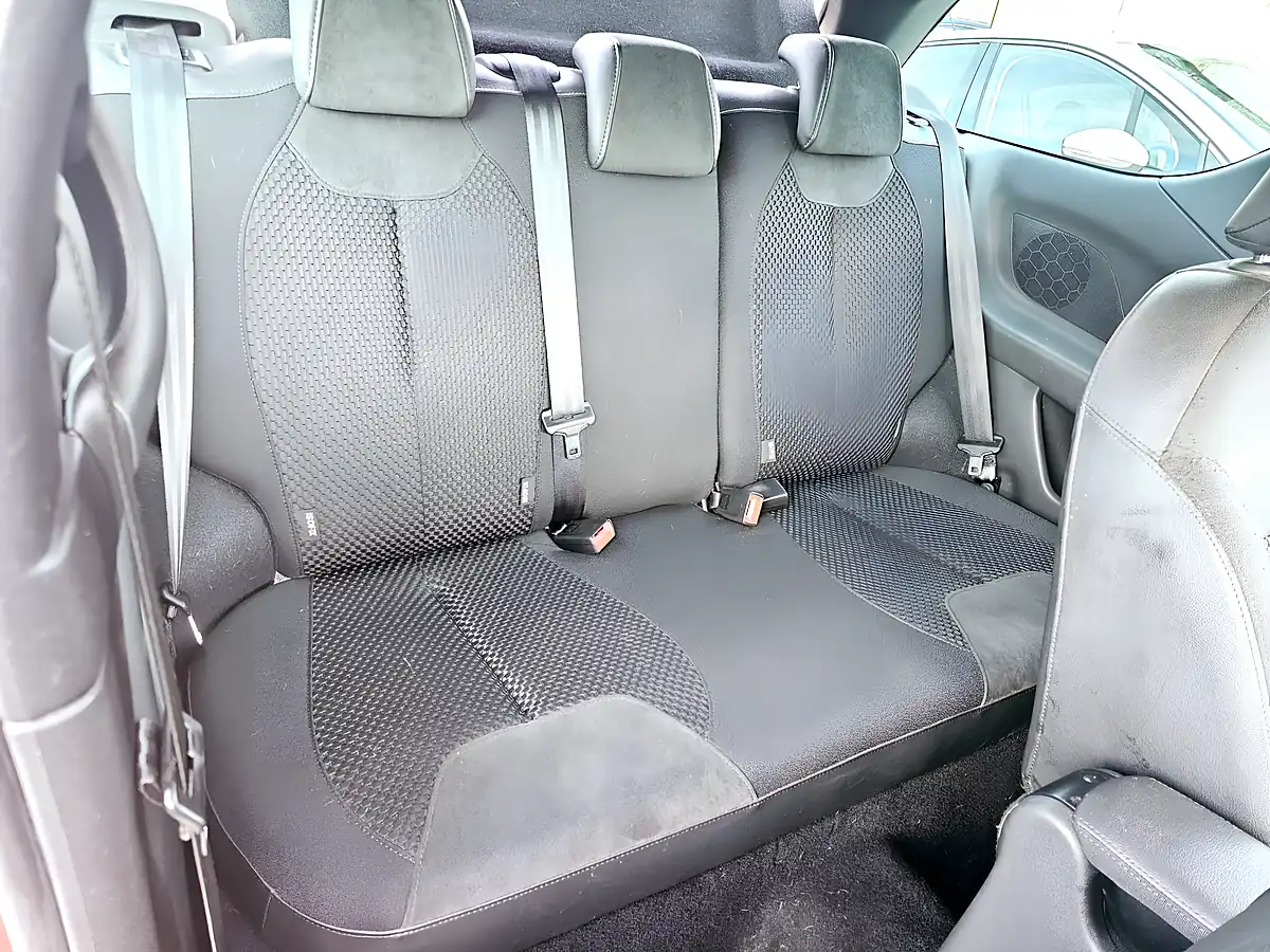 Used 2015 Citroen DS3 Dstyle Ice Dsign Red - Interior and Exterior details 8